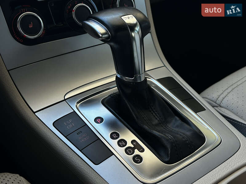 Купе Volkswagen CC / Passat CC 2010 в Миколаєві