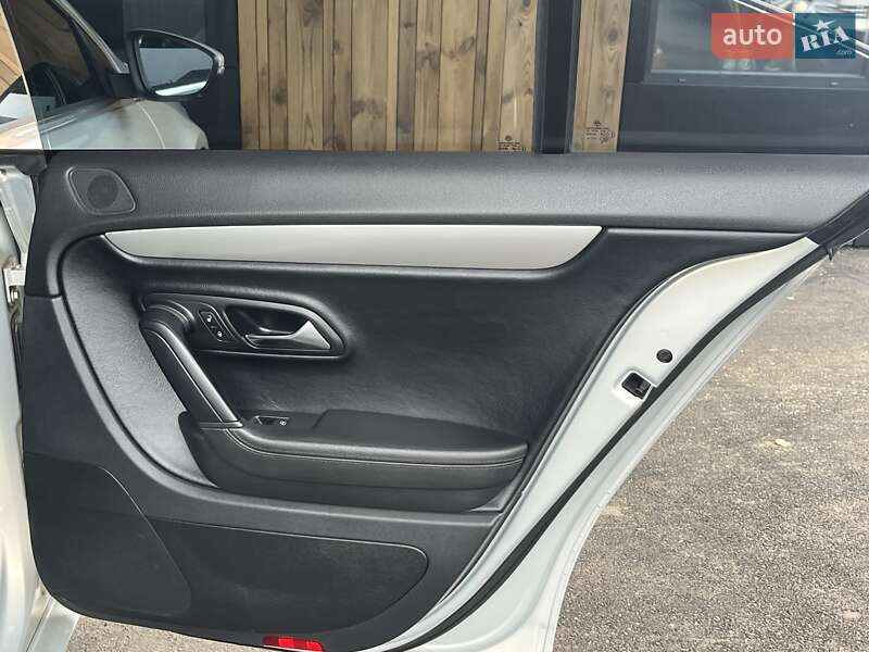 Купе Volkswagen CC / Passat CC 2011 в Вінниці