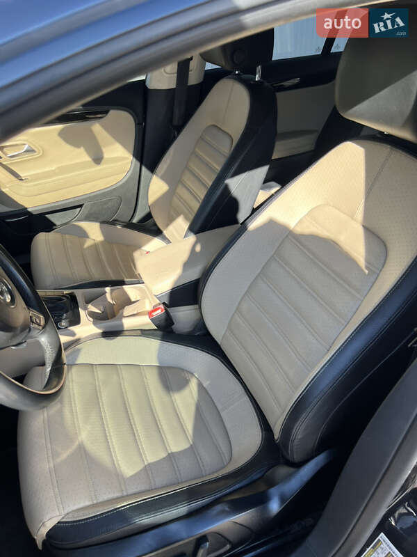 Купе Volkswagen CC / Passat CC 2015 в Львове
