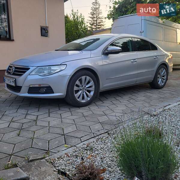 Купе Volkswagen CC / Passat CC 2009 в Коломиї