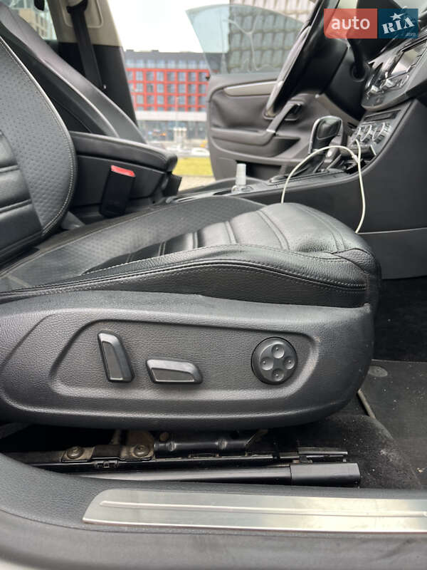 Купе Volkswagen CC / Passat CC 2012 в Львові