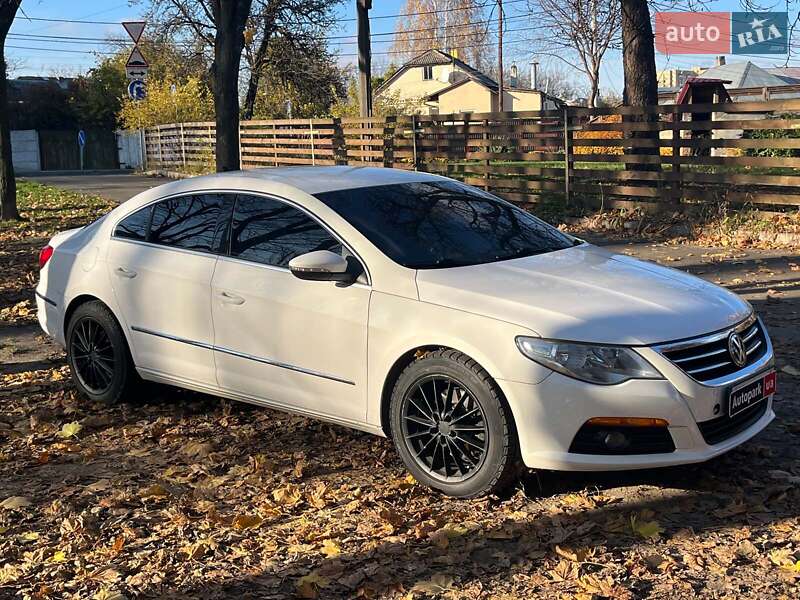 Купе Volkswagen CC / Passat CC 2009 в Києві