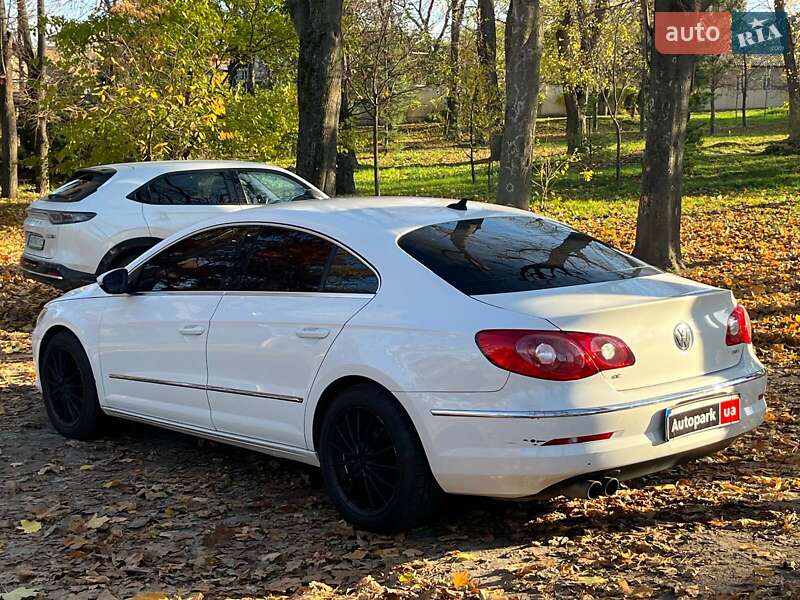 Купе Volkswagen CC / Passat CC 2009 в Києві