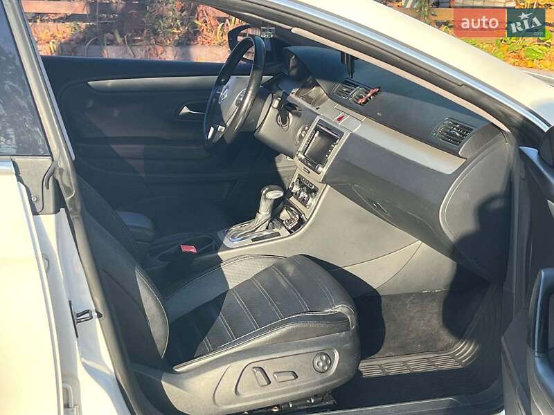 Купе Volkswagen CC / Passat CC 2009 в Києві