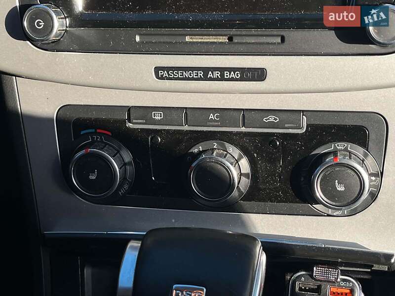 Купе Volkswagen CC / Passat CC 2009 в Києві