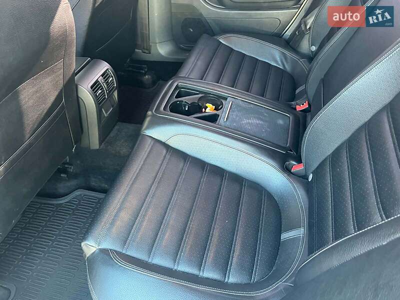 Купе Volkswagen CC / Passat CC 2009 в Києві