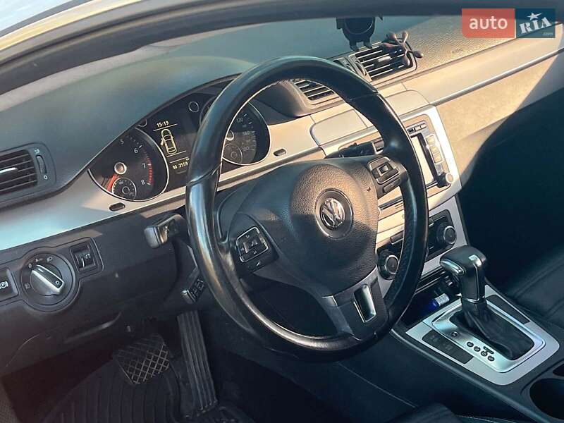 Купе Volkswagen CC / Passat CC 2009 в Києві