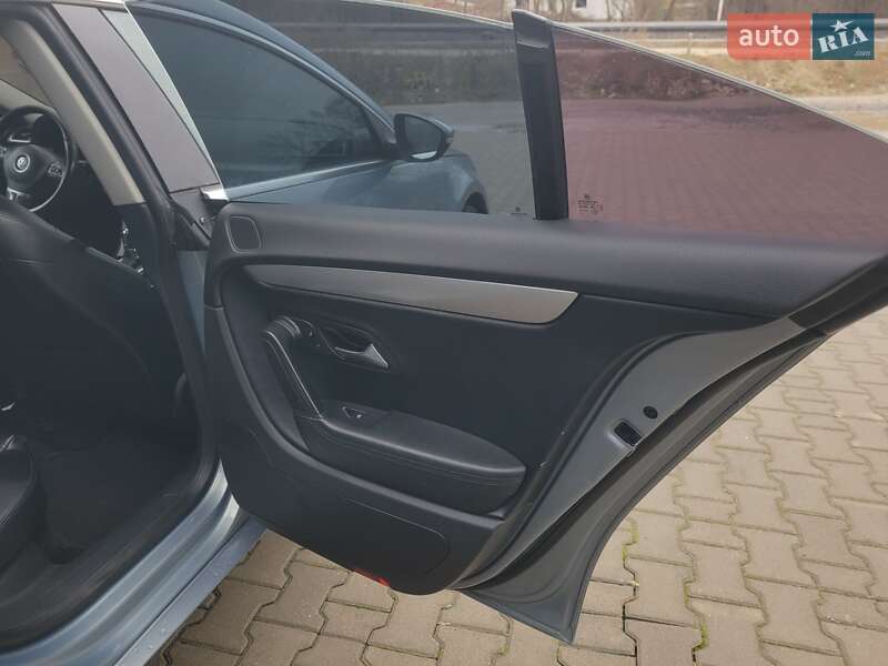 Купе Volkswagen CC / Passat CC 2011 в Дублянах
