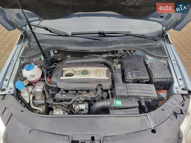 Купе Volkswagen CC / Passat CC 2011 в Дублянах