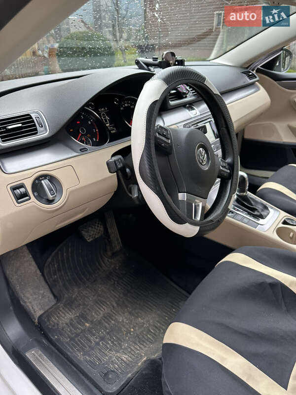 Купе Volkswagen CC / Passat CC 2012 в Микуличине