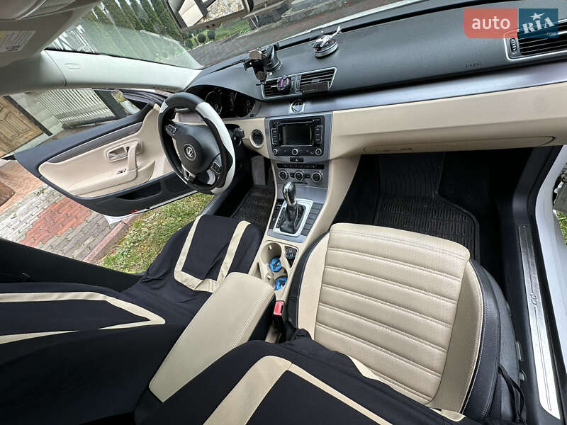 Купе Volkswagen CC / Passat CC 2012 в Микуличине