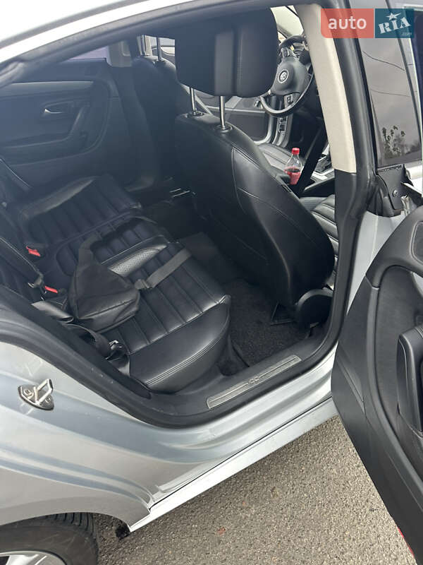 Купе Volkswagen CC / Passat CC 2012 в Києві