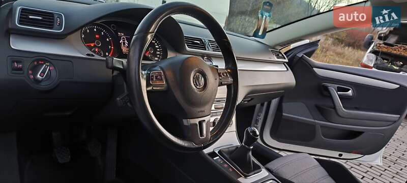 Купе Volkswagen CC / Passat CC 2012 в Мукачево