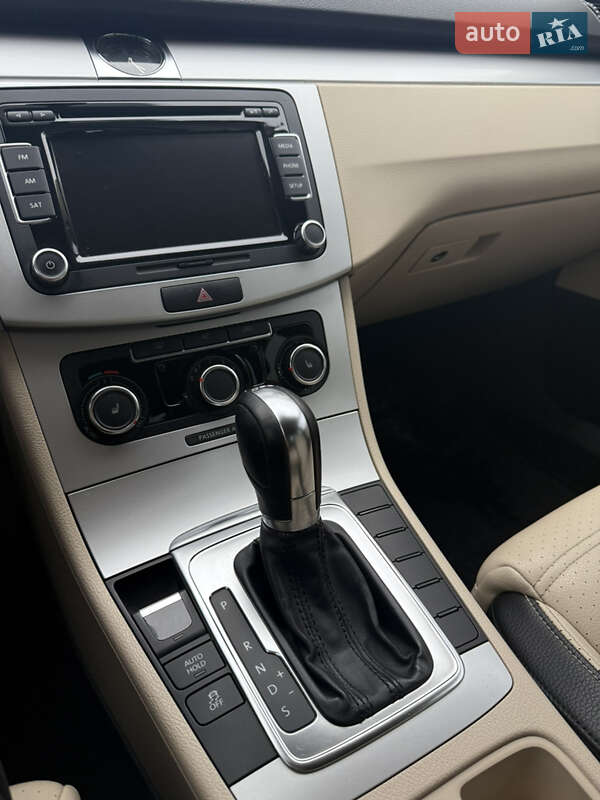 Купе Volkswagen CC / Passat CC 2011 в Киеве