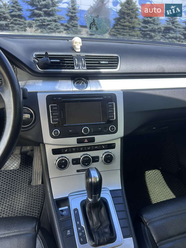 Купе Volkswagen CC / Passat CC 2013 в Броварах