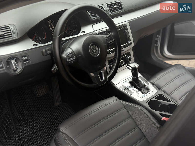 Купе Volkswagen CC / Passat CC 2009 в Василькові