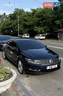 Купе Volkswagen CC / Passat CC 2015 в Києві