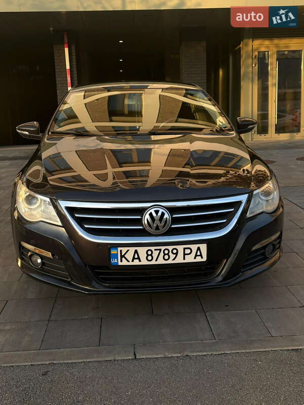 Купе Volkswagen CC / Passat CC 2010 в Києві