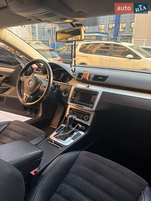 Купе Volkswagen CC / Passat CC 2010 в Києві