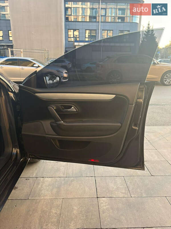 Купе Volkswagen CC / Passat CC 2010 в Києві