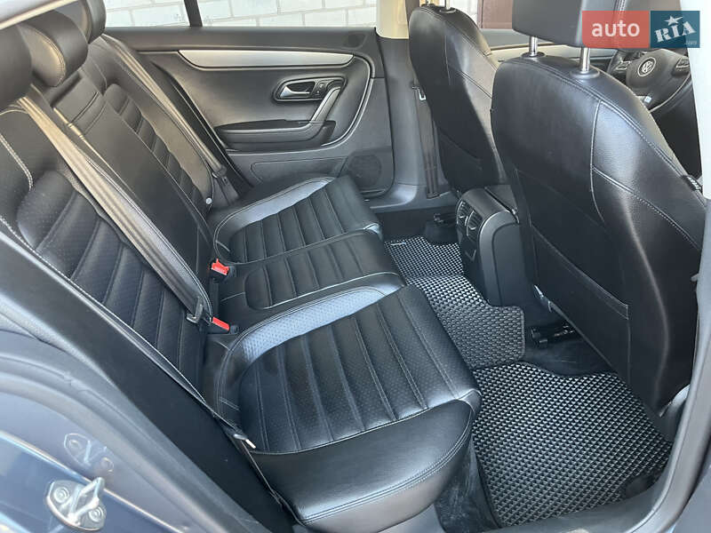 Купе Volkswagen CC / Passat CC 2012 в Магдалинівці