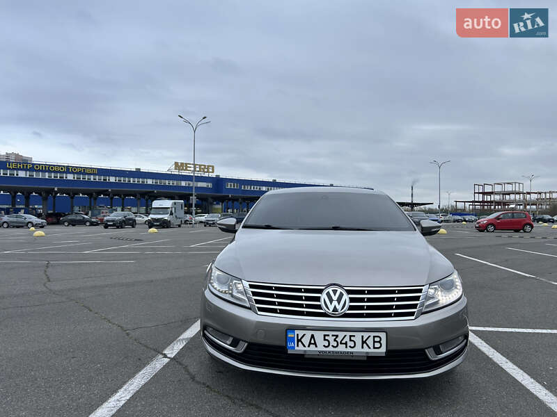 Купе Volkswagen CC / Passat CC 2012 в Києві