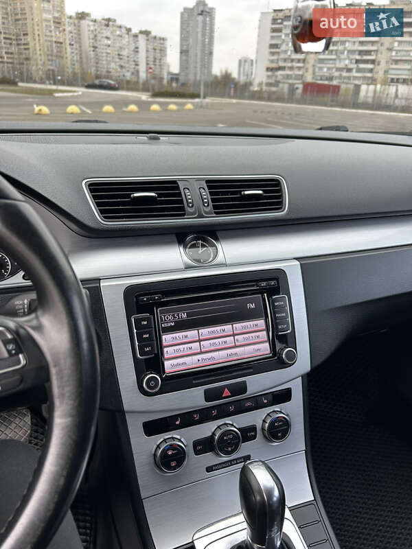 Купе Volkswagen CC / Passat CC 2012 в Києві