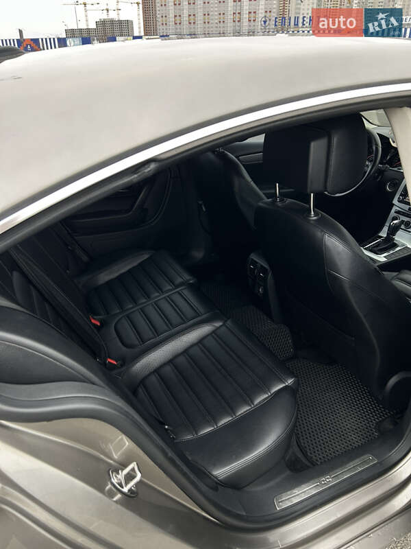 Купе Volkswagen CC / Passat CC 2012 в Києві