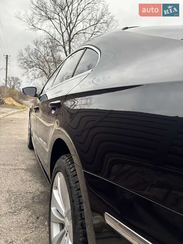 Купе Volkswagen CC / Passat CC 2011 в Киеве