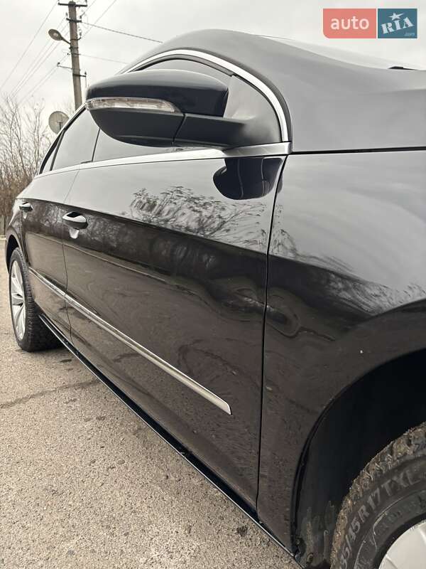 Купе Volkswagen CC / Passat CC 2011 в Киеве
