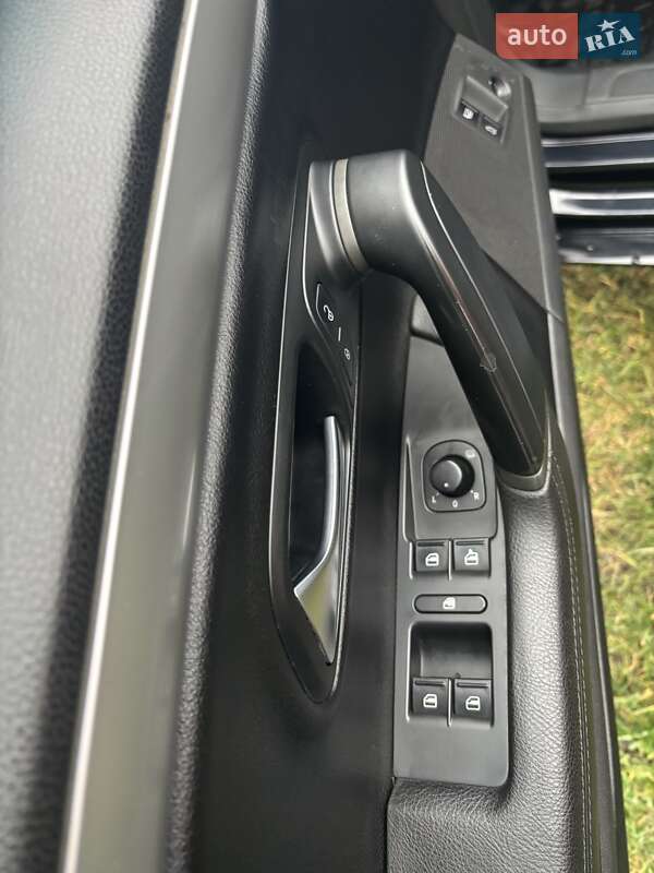 Купе Volkswagen CC / Passat CC 2011 в Киеве