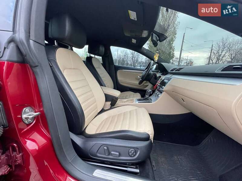 Купе Volkswagen CC / Passat CC 2013 в Кременчуці