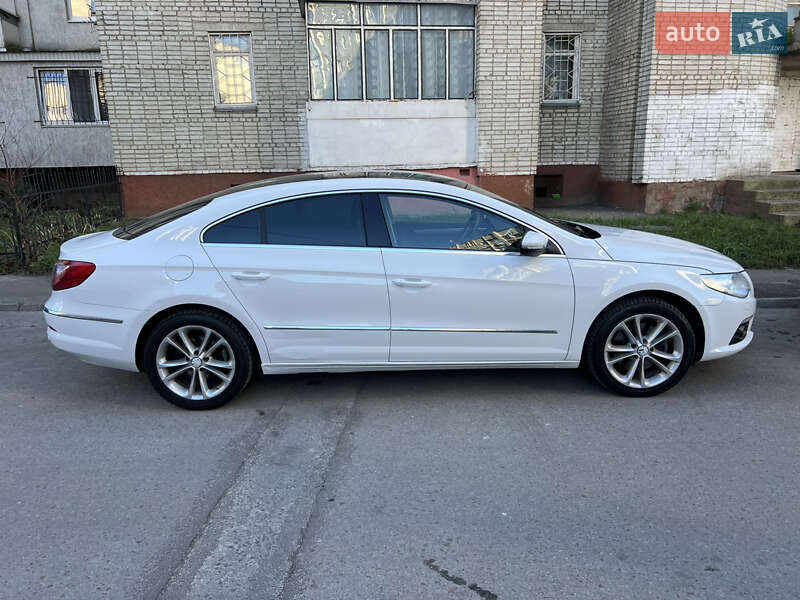 Купе Volkswagen CC / Passat CC 2010 в Львові