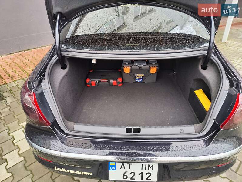 Купе Volkswagen CC / Passat CC 2009 в Чернівцях
