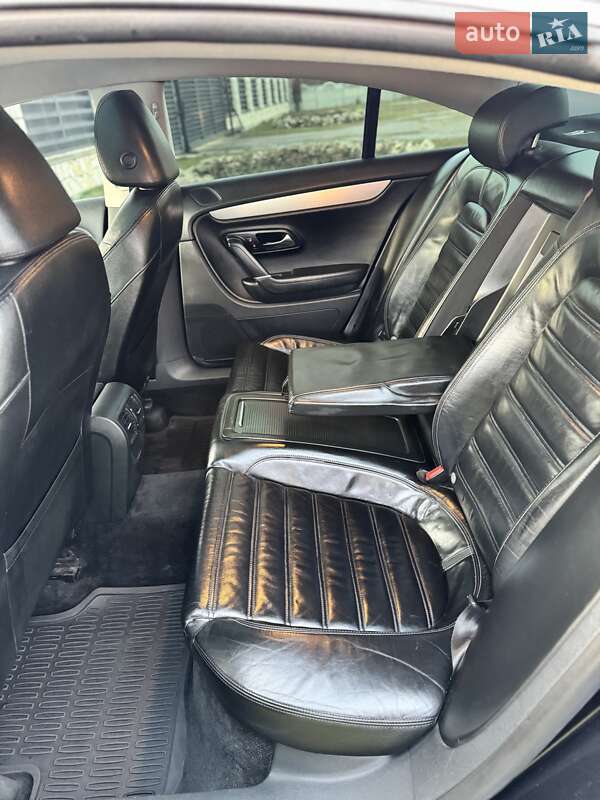 Купе Volkswagen CC / Passat CC 2010 в Львові