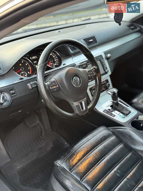 Купе Volkswagen CC / Passat CC 2010 в Львові