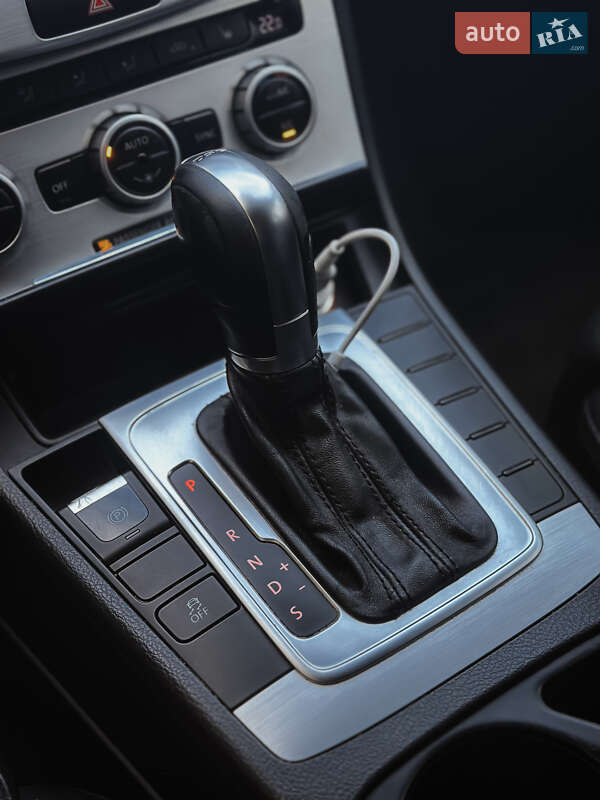 Купе Volkswagen CC / Passat CC 2015 в Николаеве