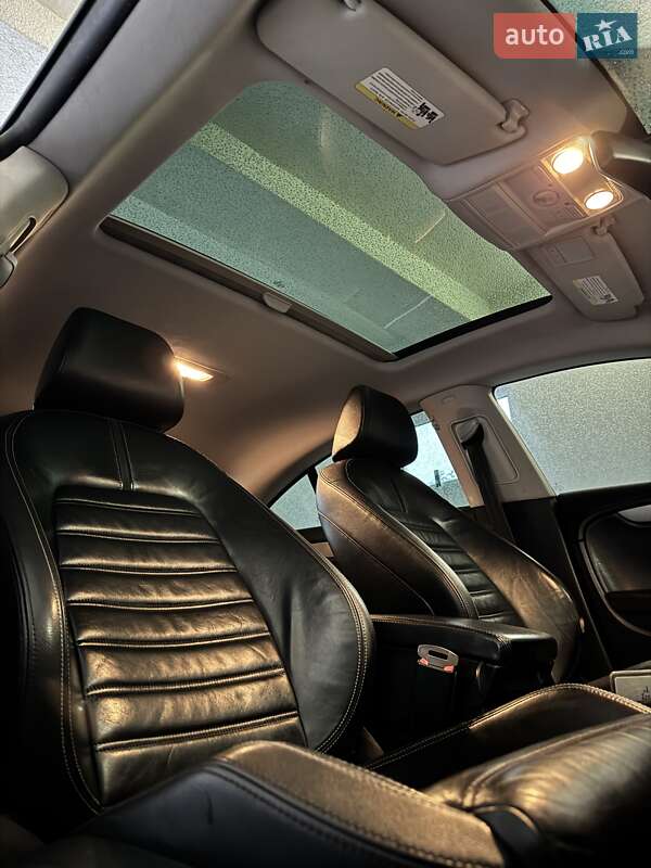 Купе Volkswagen CC / Passat CC 2010 в Львові