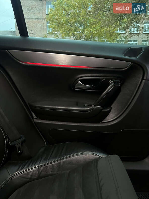 Купе Volkswagen CC / Passat CC 2011 в Києві