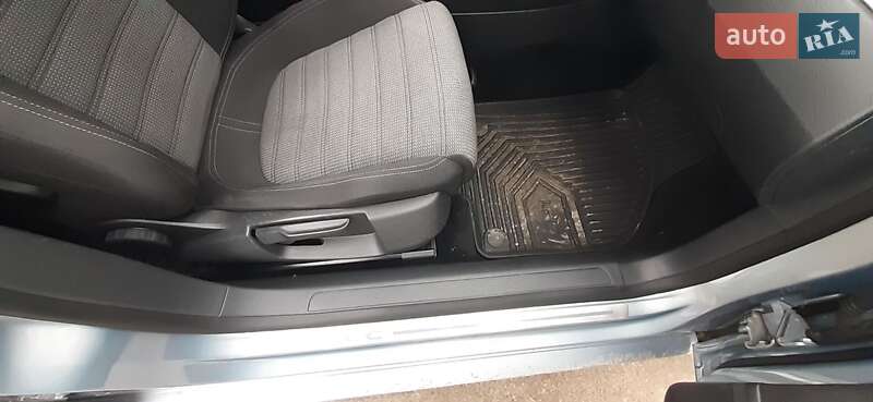 Купе Volkswagen CC / Passat CC 2010 в Чернігові