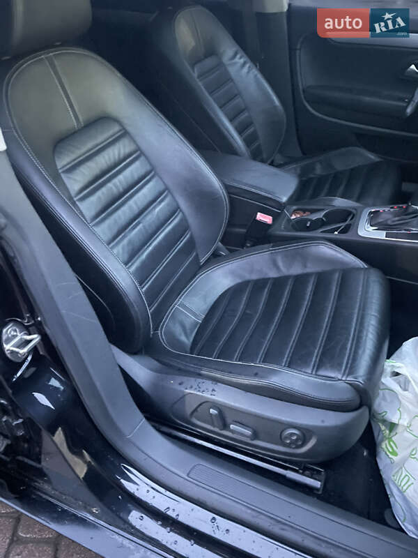 Купе Volkswagen CC / Passat CC 2009 в Києві