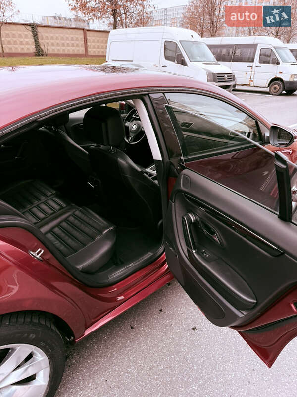 Купе Volkswagen CC / Passat CC 2013 в Киеве