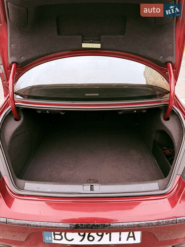 Купе Volkswagen CC / Passat CC 2013 в Киеве