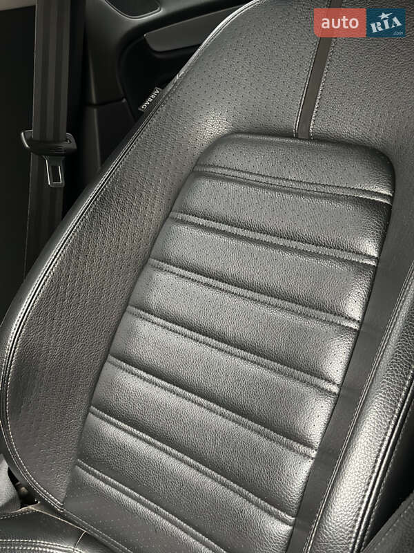 Купе Volkswagen CC / Passat CC 2011 в Каменском