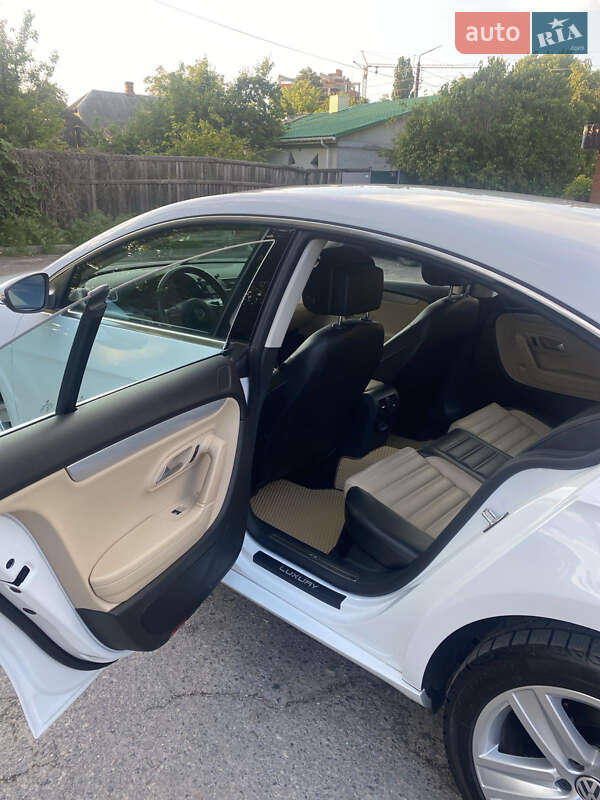 Купе Volkswagen CC / Passat CC 2014 в Білій Церкві