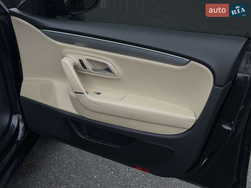 Купе Volkswagen CC / Passat CC 2012 в Тернополі