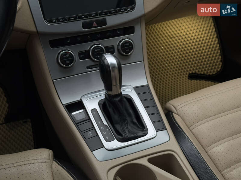 Купе Volkswagen CC / Passat CC 2012 в Тернополі