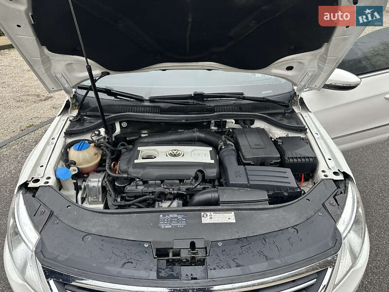 Купе Volkswagen CC / Passat CC 2010 в Днепре