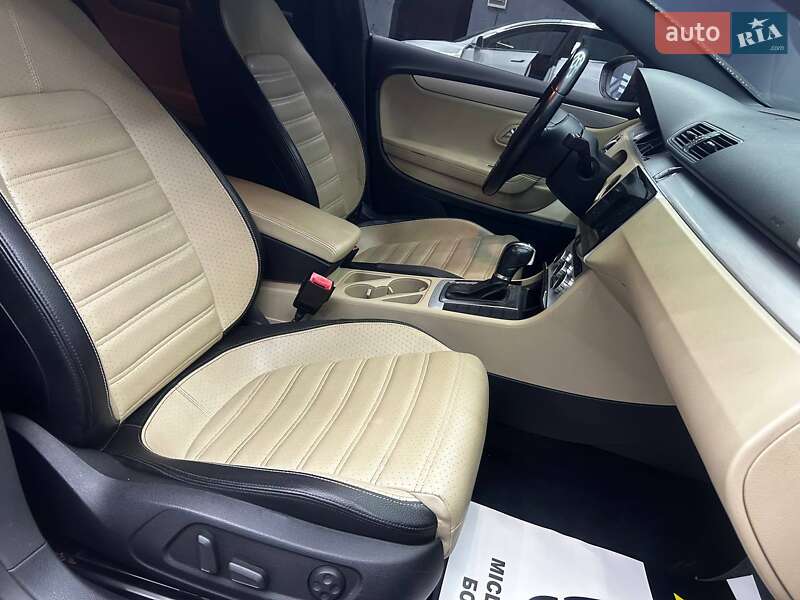 Купе Volkswagen CC / Passat CC 2013 в Черновцах