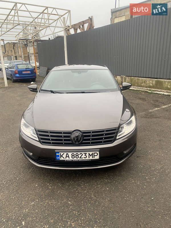 Купе Volkswagen CC / Passat CC 2012 в Киеве